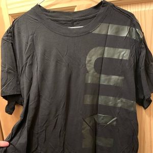 Lululemon t shirt